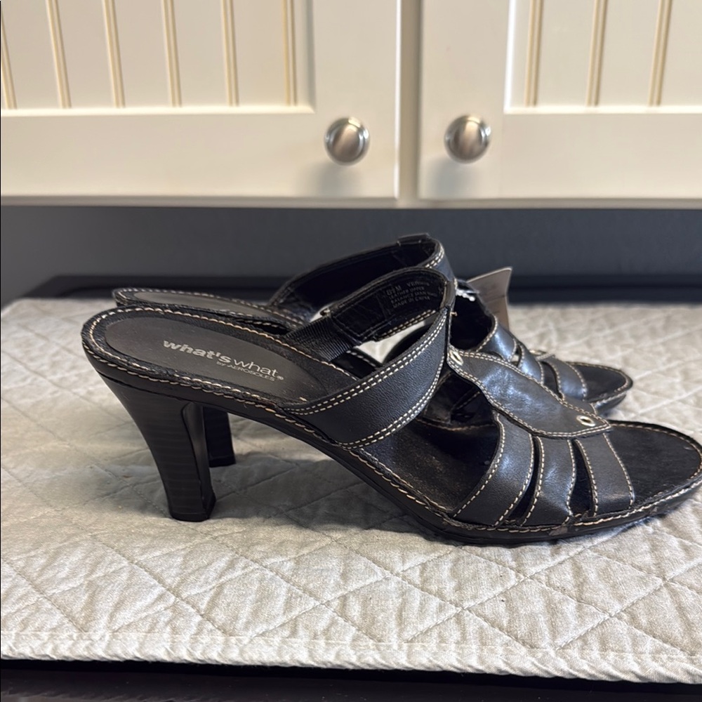 AEROSOLES Black Sandals with White Stitching - Picture 3 of 4